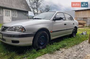 Седан Toyota Avensis 2002 в 