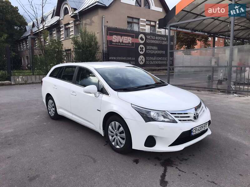 Універсал Toyota Avensis 2012 в Чернігові