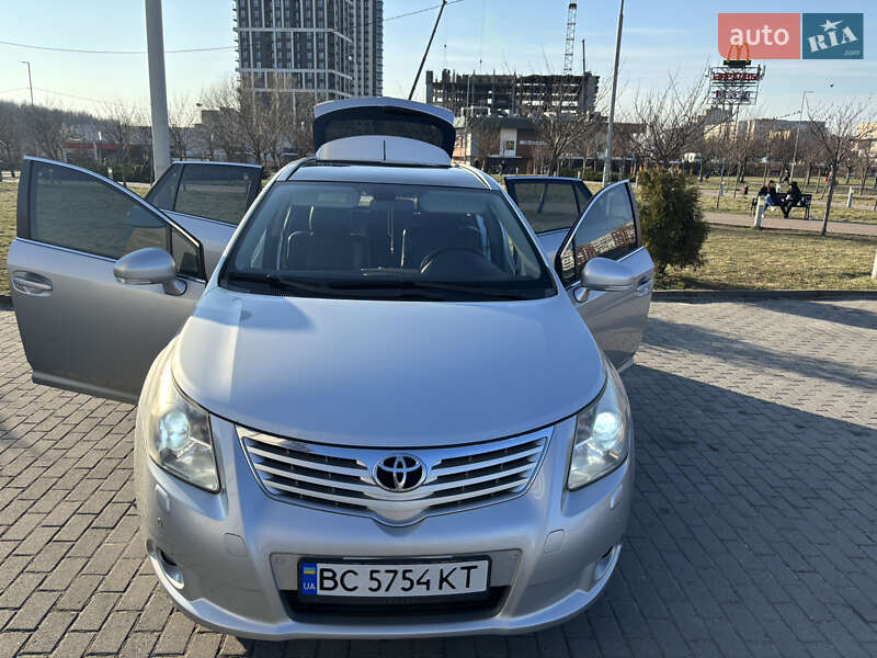Toyota Avensis 2010
