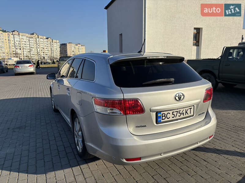 Универсал Toyota Avensis 2010 в Львове