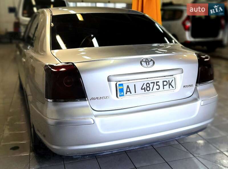 Седан Toyota Avensis 2004 в Броварах