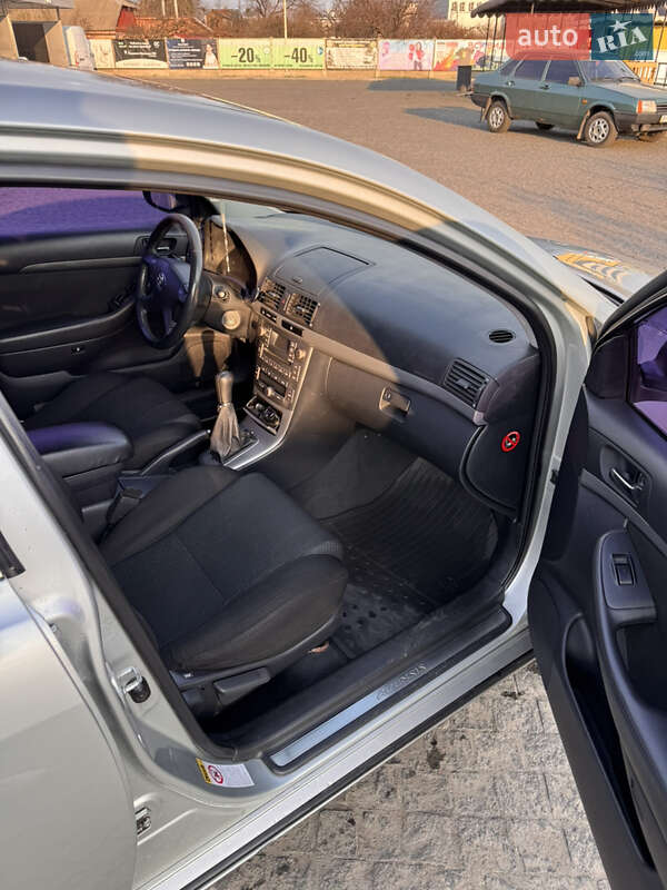 Седан Toyota Avensis 2008 в Полтаве