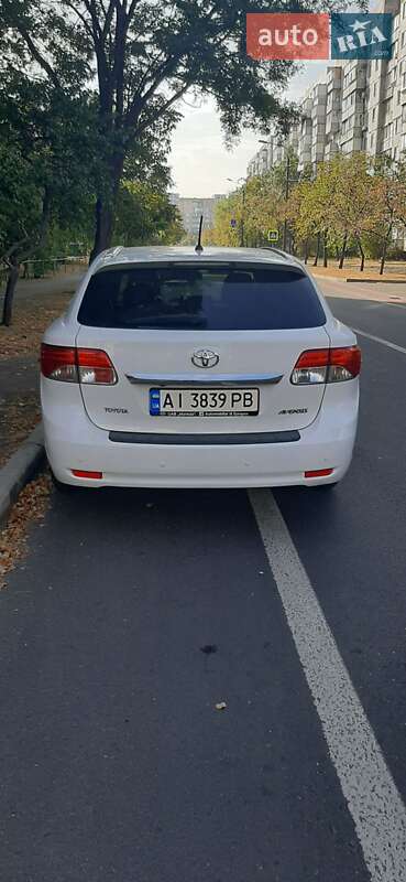 Универсал Toyota Avensis 2015 в Киеве