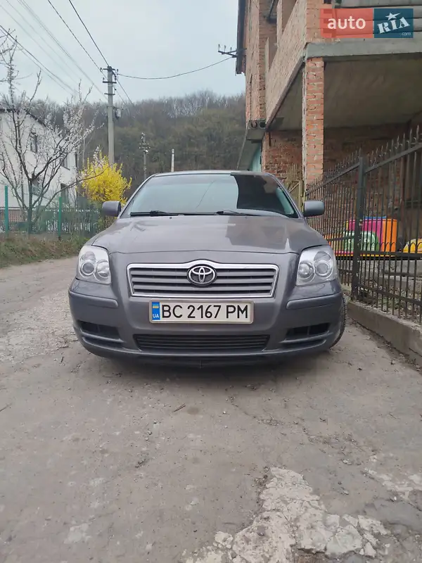 Седан Toyota Avensis 2003 в 