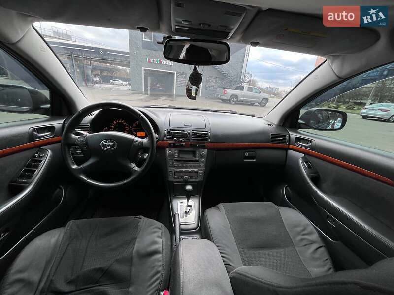 Седан Toyota Avensis 2008 в Броварах