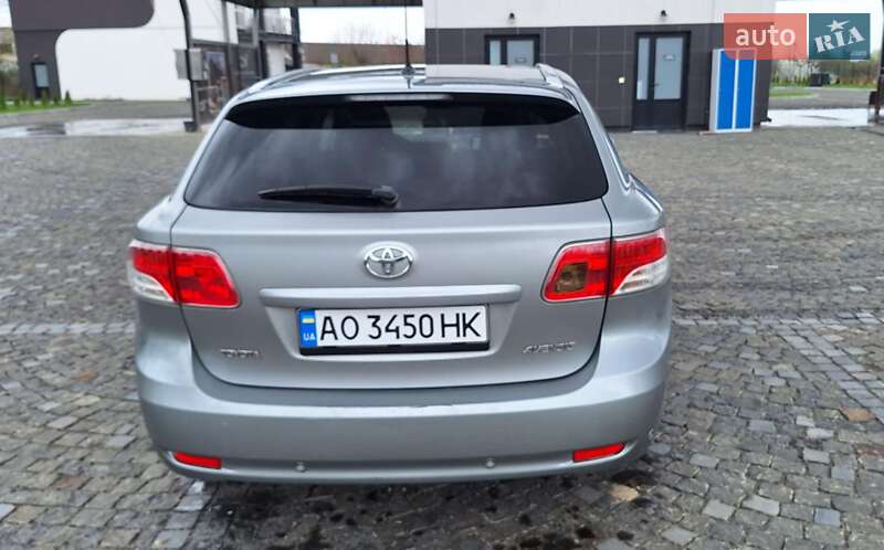 Универсал Toyota Avensis 2010 в Великом Раковце