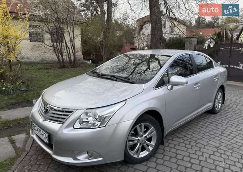 Седан Toyota Avensis 2011 в 