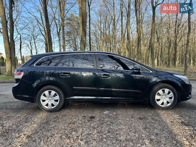 Универсал Toyota Avensis 2010 в Луцке