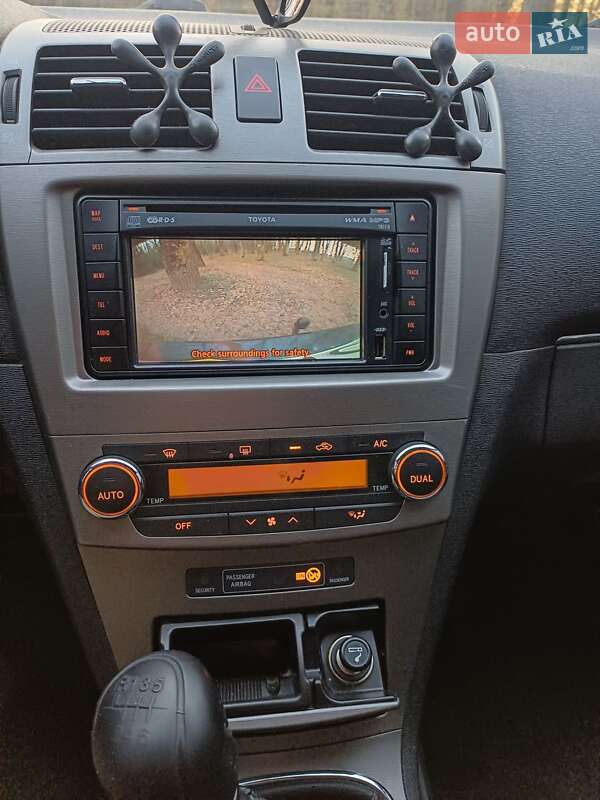 Универсал Toyota Avensis 2010 в Луцке