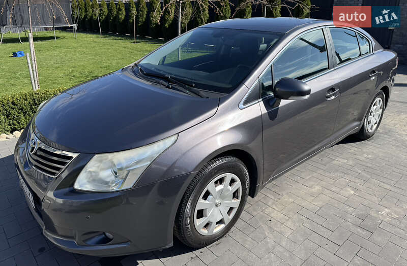 Toyota Avensis 2010