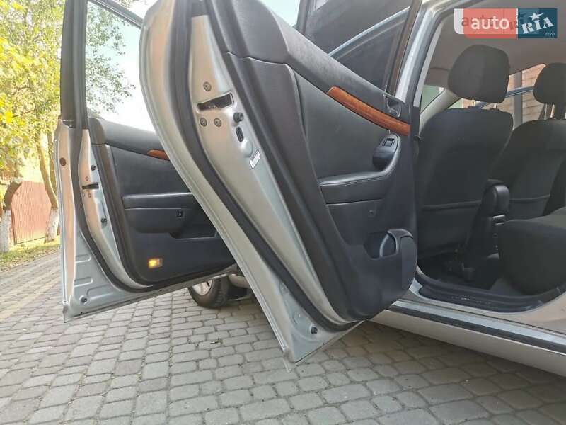 Седан Toyota Avensis 2007 в Староконстантинове фото 6 Седан Toyota Avensis 2007 в Староконстантинове