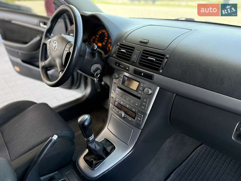 Седан Toyota Avensis 2008 в 