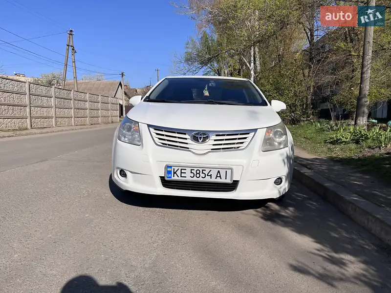 Седан Toyota Avensis 2011 в 