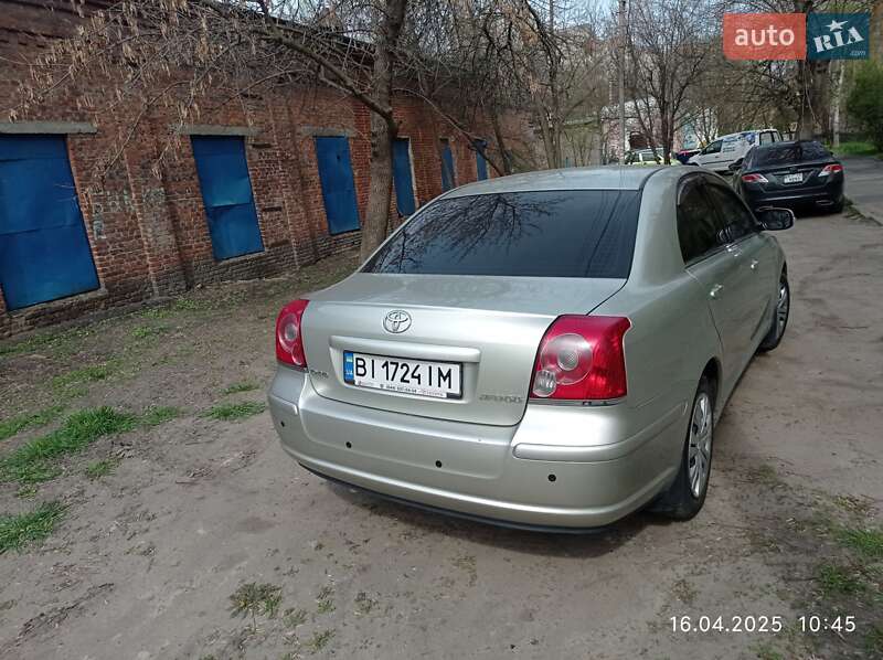 Седан Toyota Avensis 2008 в Кременчуге
