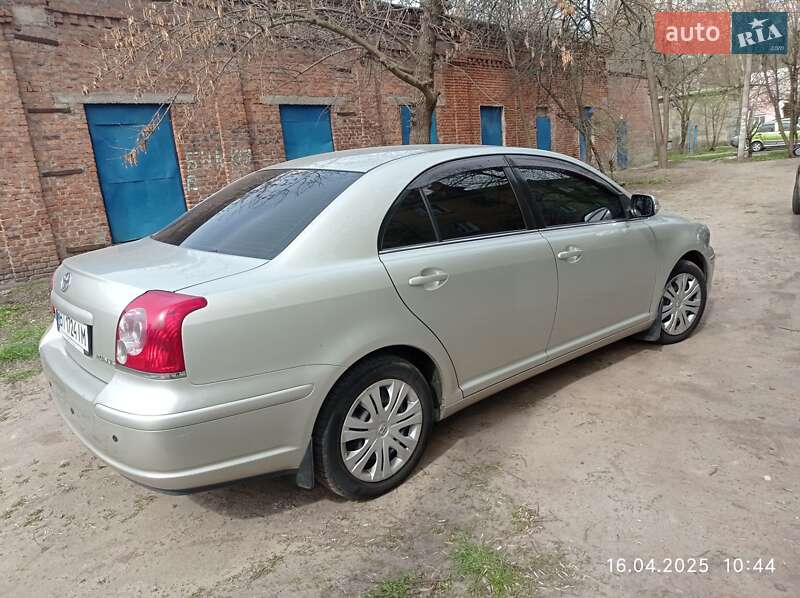 Седан Toyota Avensis 2008 в Кременчуге
