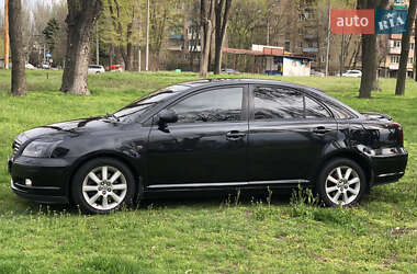 Седан Toyota Avensis 2003 в 
