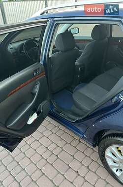 Універсал Toyota Avensis 2005 в 