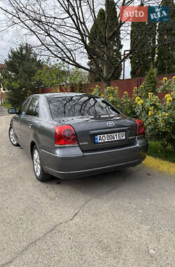 Седан Toyota Avensis 2006 в 