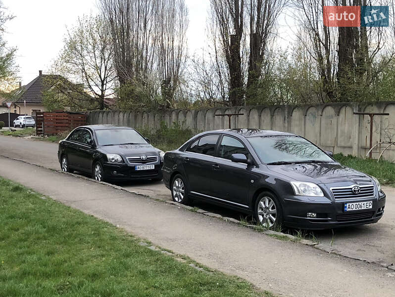 Седан Toyota Avensis 2006 в 