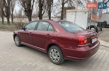 Седан Toyota Avensis 2004 в 