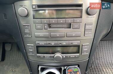 Седан Toyota Avensis 2004 в 