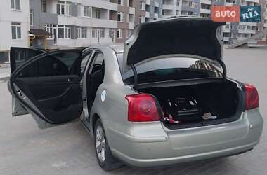 Седан Toyota Avensis 2005 в 