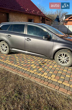Универсал Toyota Avensis 2010 в 