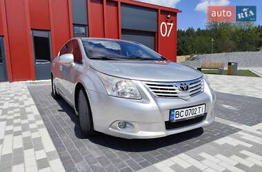 Седан Toyota Avensis 2010 в 