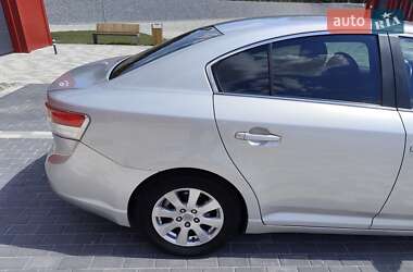 Седан Toyota Avensis 2010 в 