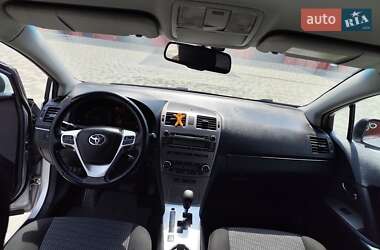 Седан Toyota Avensis 2010 в 