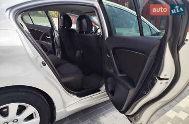 Седан Toyota Avensis 2010 в 