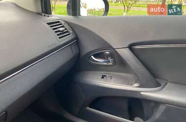 Универсал Toyota Avensis 2010 в 