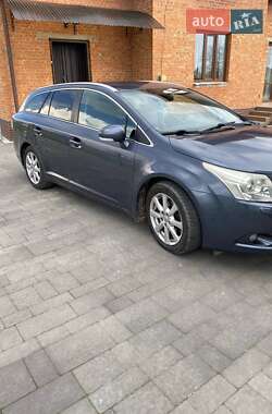 Универсал Toyota Avensis 2010 в 