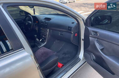 Седан Toyota Avensis 2004 в 