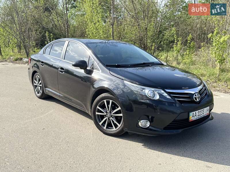 Toyota Avensis 2012
