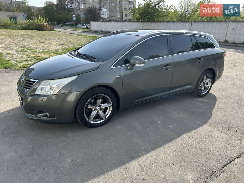 Універсал Toyota Avensis 2010 в 