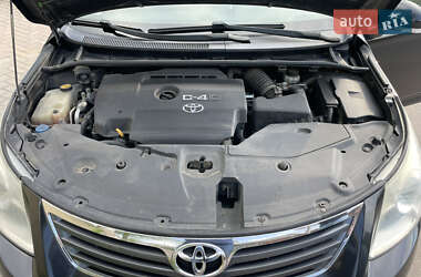 Седан Toyota Avensis 2009 в 