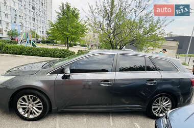 Универсал Toyota Avensis 2015 в Киеве