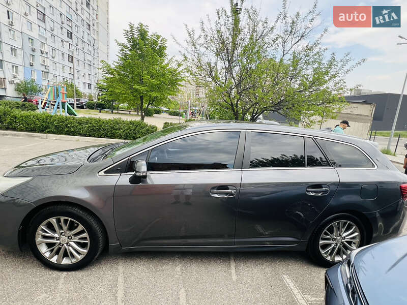 Универсал Toyota Avensis 2015 в Киеве
