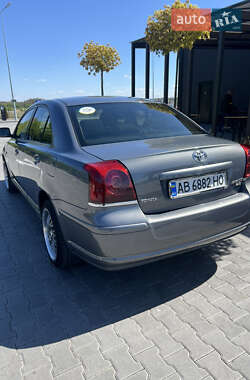 Седан Toyota Avensis 2004 в 