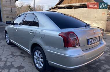 Лифтбек Toyota Avensis 2006 в 