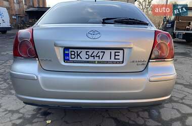 Лифтбек Toyota Avensis 2006 в 