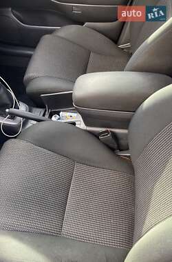 Лифтбек Toyota Avensis 2006 в 