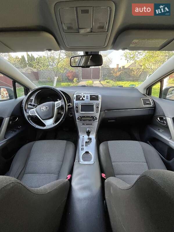 Універсал Toyota Avensis 2012 в Рівному