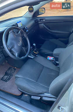 Универсал Toyota Avensis 2005 в 