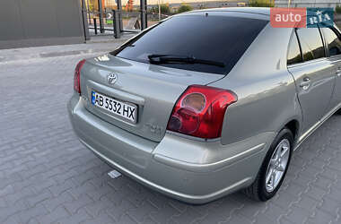 Ліфтбек Toyota Avensis 2004 в 