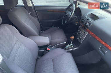 Ліфтбек Toyota Avensis 2004 в 