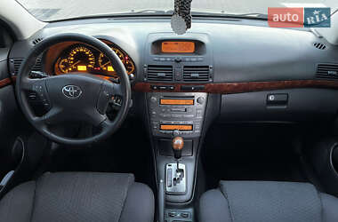 Ліфтбек Toyota Avensis 2004 в 