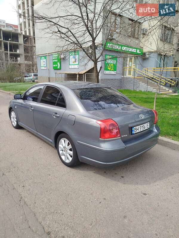 Седан Toyota Avensis 2004 в Одессе