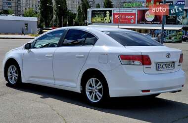 Седан Toyota Avensis 2011 в 